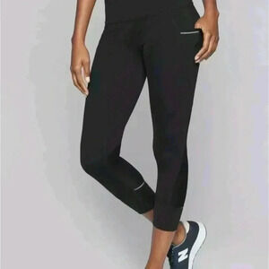 ATHLETA Reflective Black Capri Athleticwear Jogging Leggings Women's
